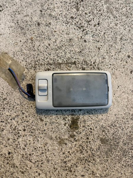 subaru forester  tavan lambası