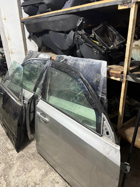 subaru forester sağ ön kapı