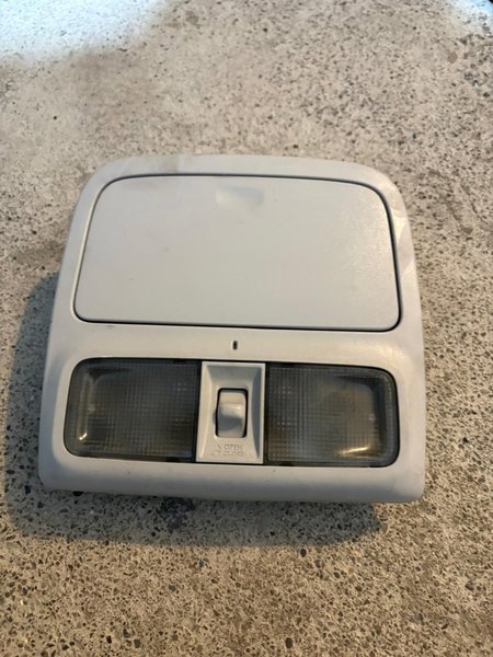subaru forester  tavan lambası